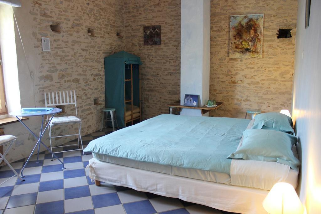 Bed and Breakfast La Bicyclette Fleurie Villemoirieu Zimmer foto