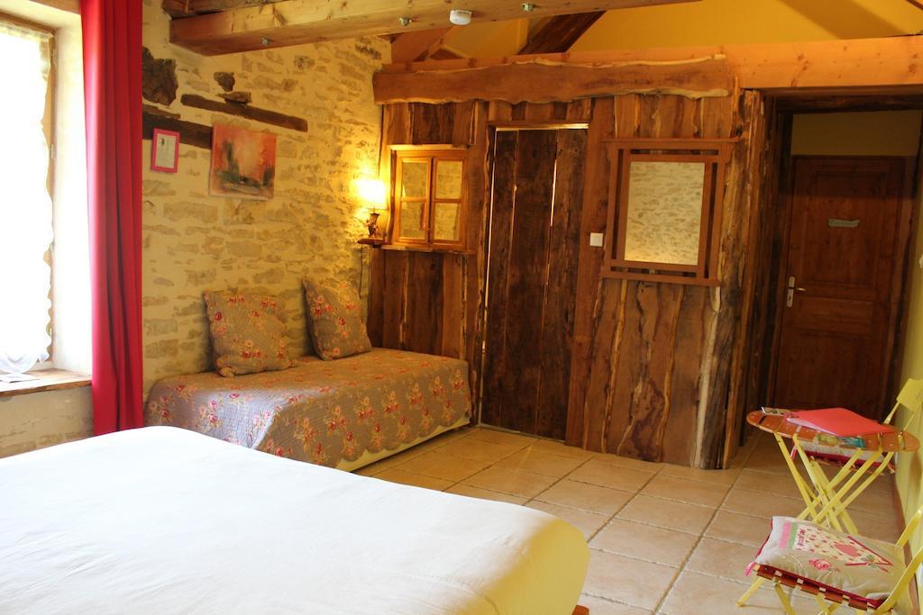 Bed and Breakfast La Bicyclette Fleurie Villemoirieu Zimmer foto