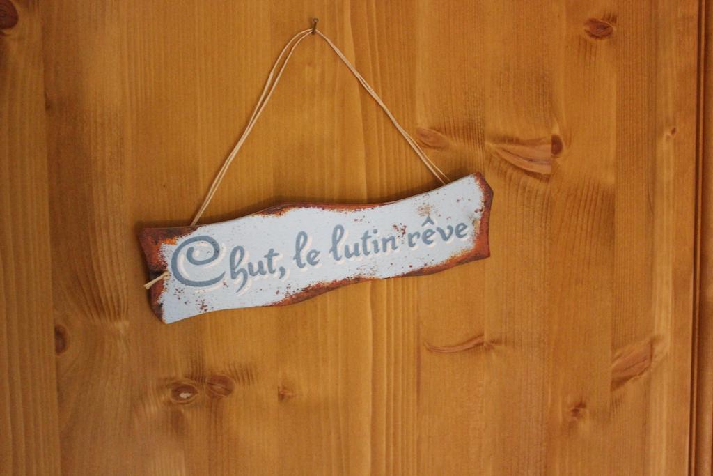 Bed and Breakfast La Bicyclette Fleurie Villemoirieu Zimmer foto