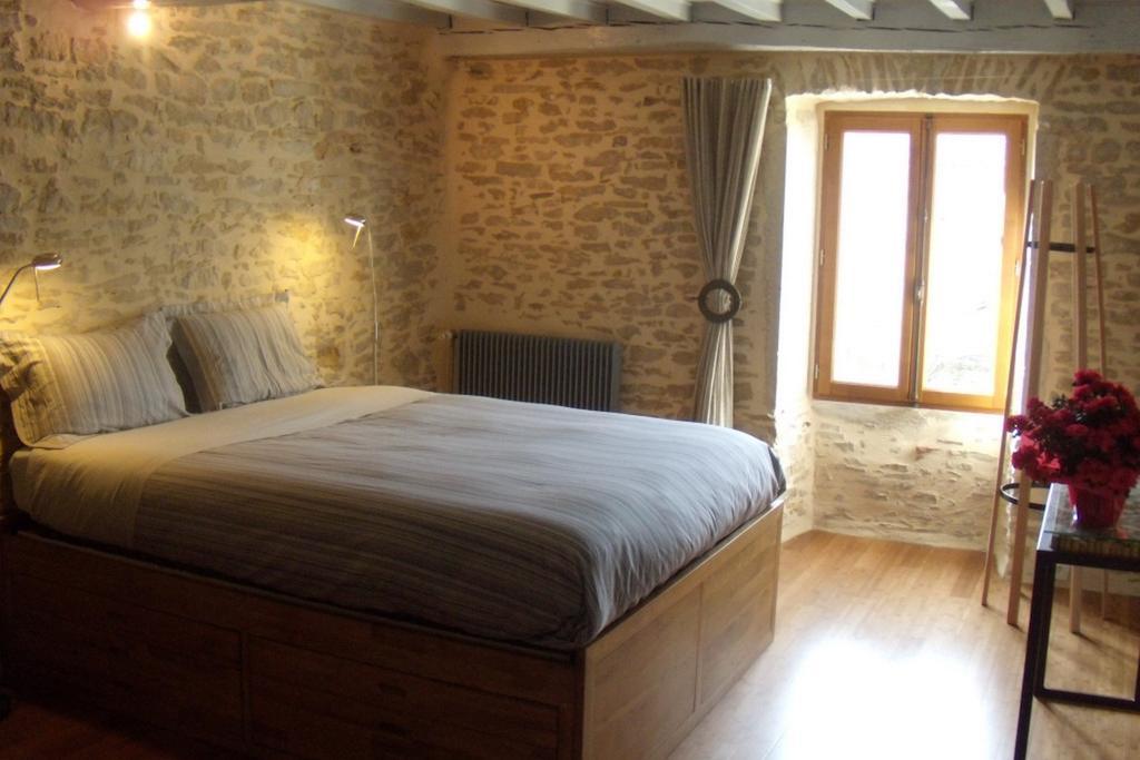 Bed and Breakfast La Bicyclette Fleurie Villemoirieu Zimmer foto