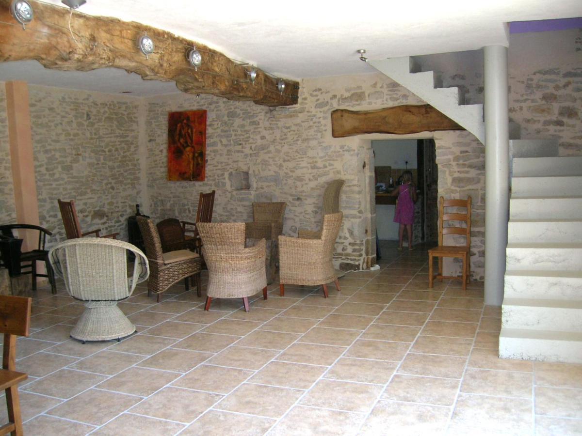 Bed and Breakfast La Bicyclette Fleurie Villemoirieu Exterior foto